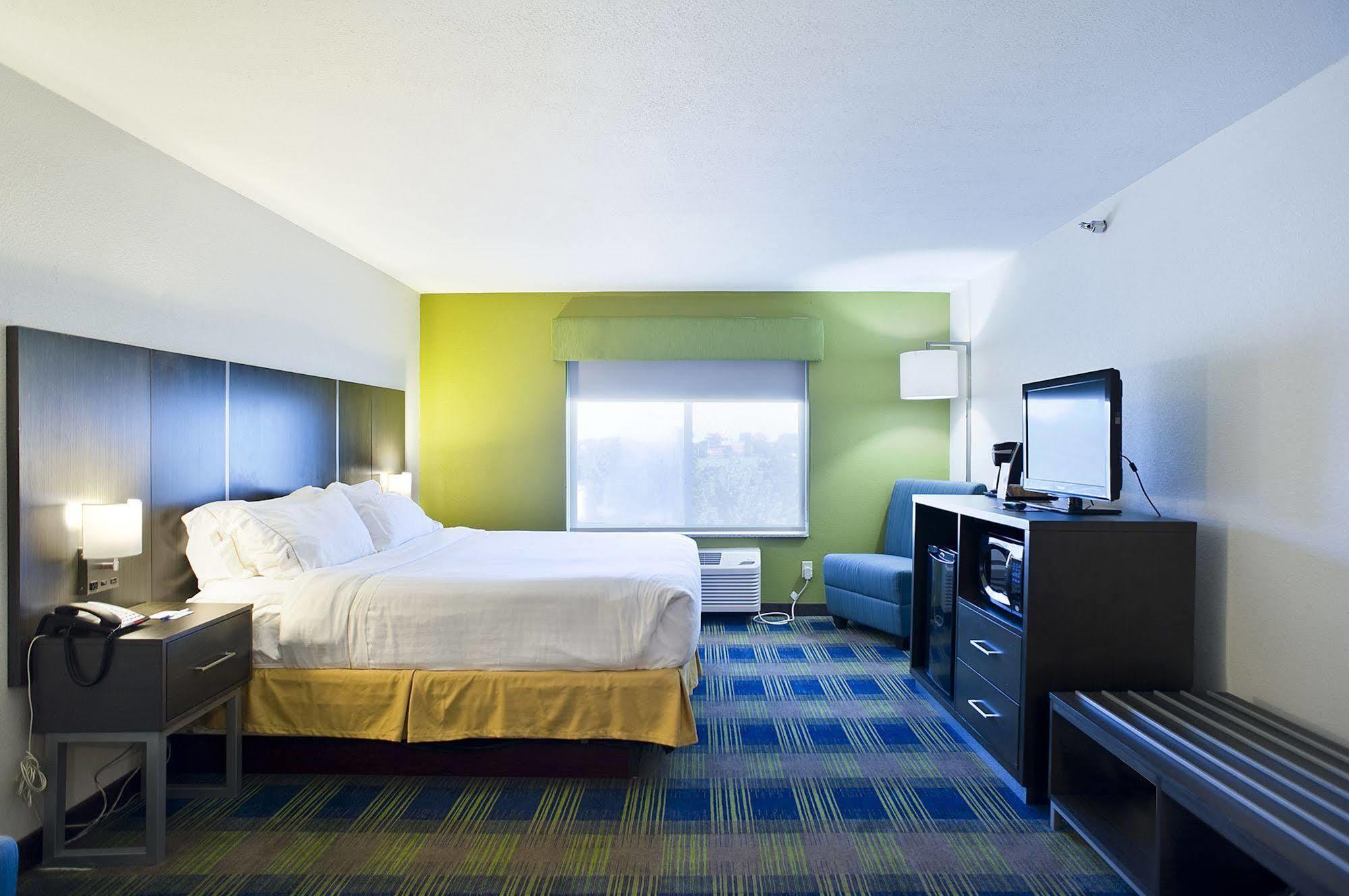 Holiday Inn Express & Suites Vermillion, An Ihg Hotel Zewnętrze zdjęcie