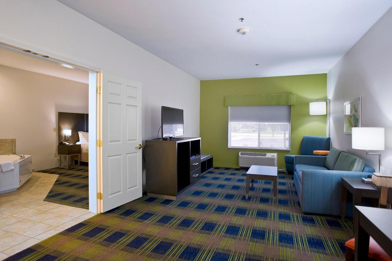 Holiday Inn Express & Suites Vermillion, An Ihg Hotel Zewnętrze zdjęcie